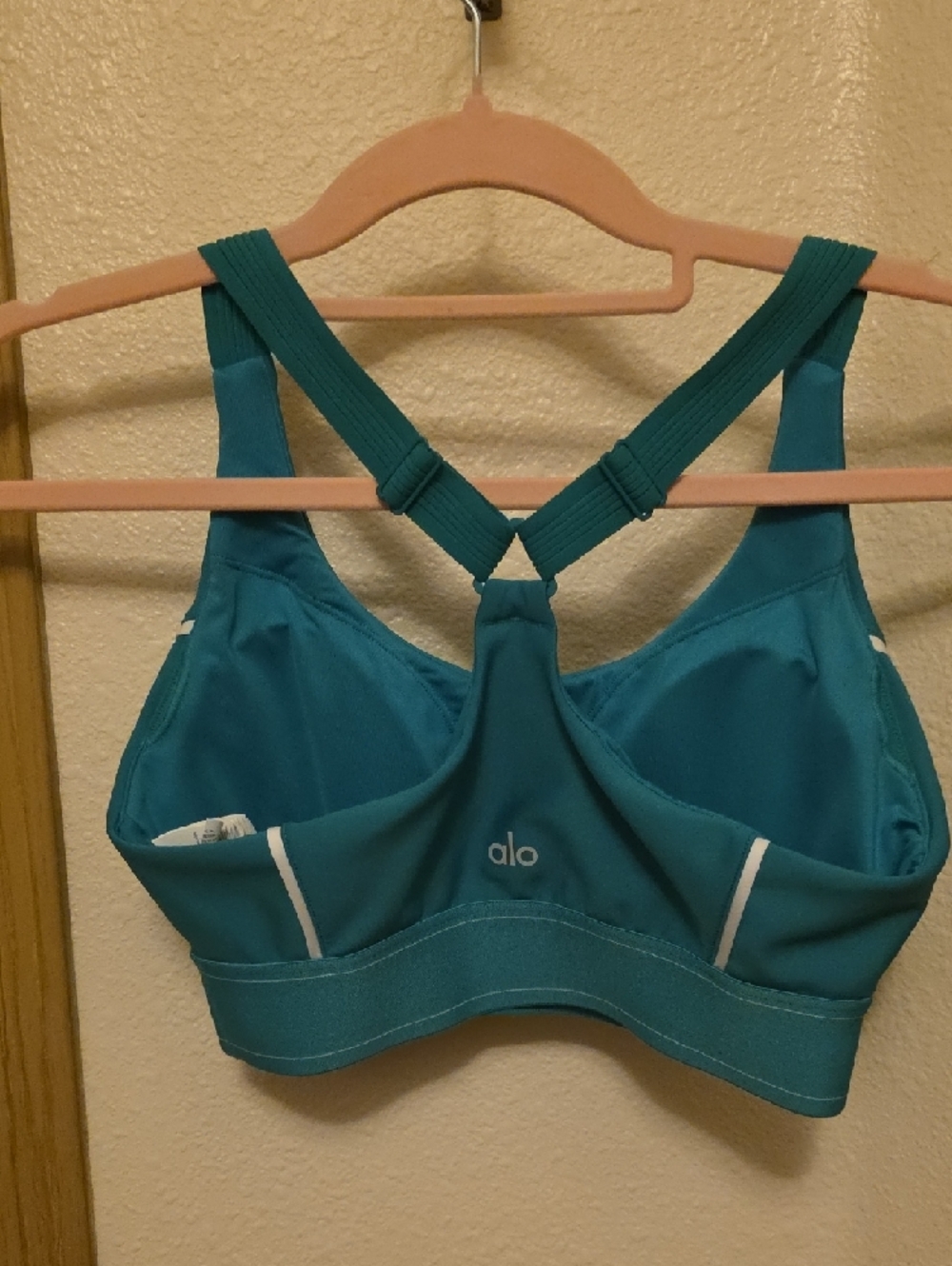 ALO Yoga Spruce Green Sports Bra and Leggings Set - Picture 3 of 9